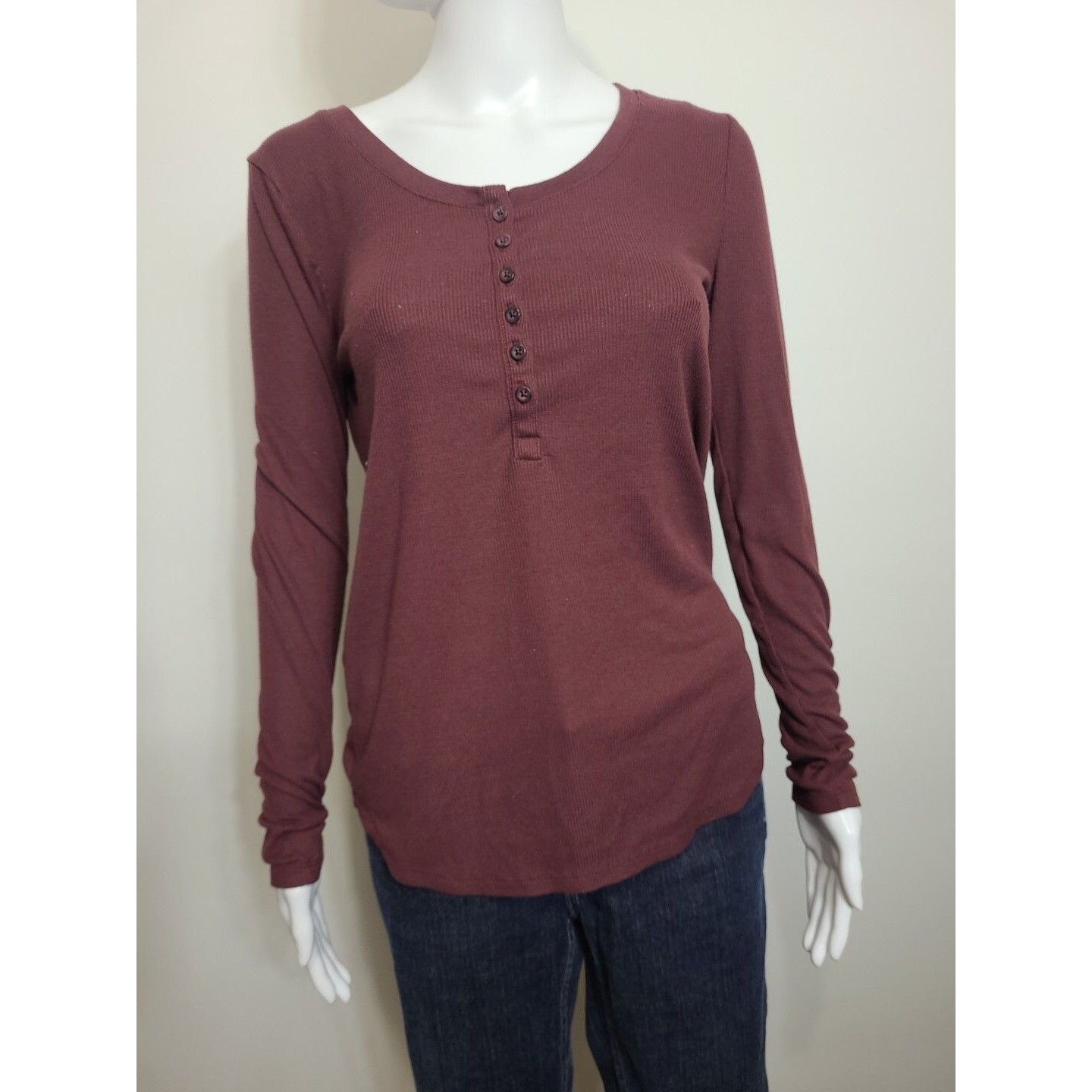 Old Navy Tee Womens Size Medium Long Sleeves Ribbed Burgundy
